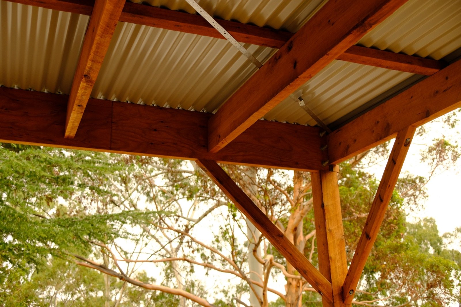 Deck board pattern and spacing detail